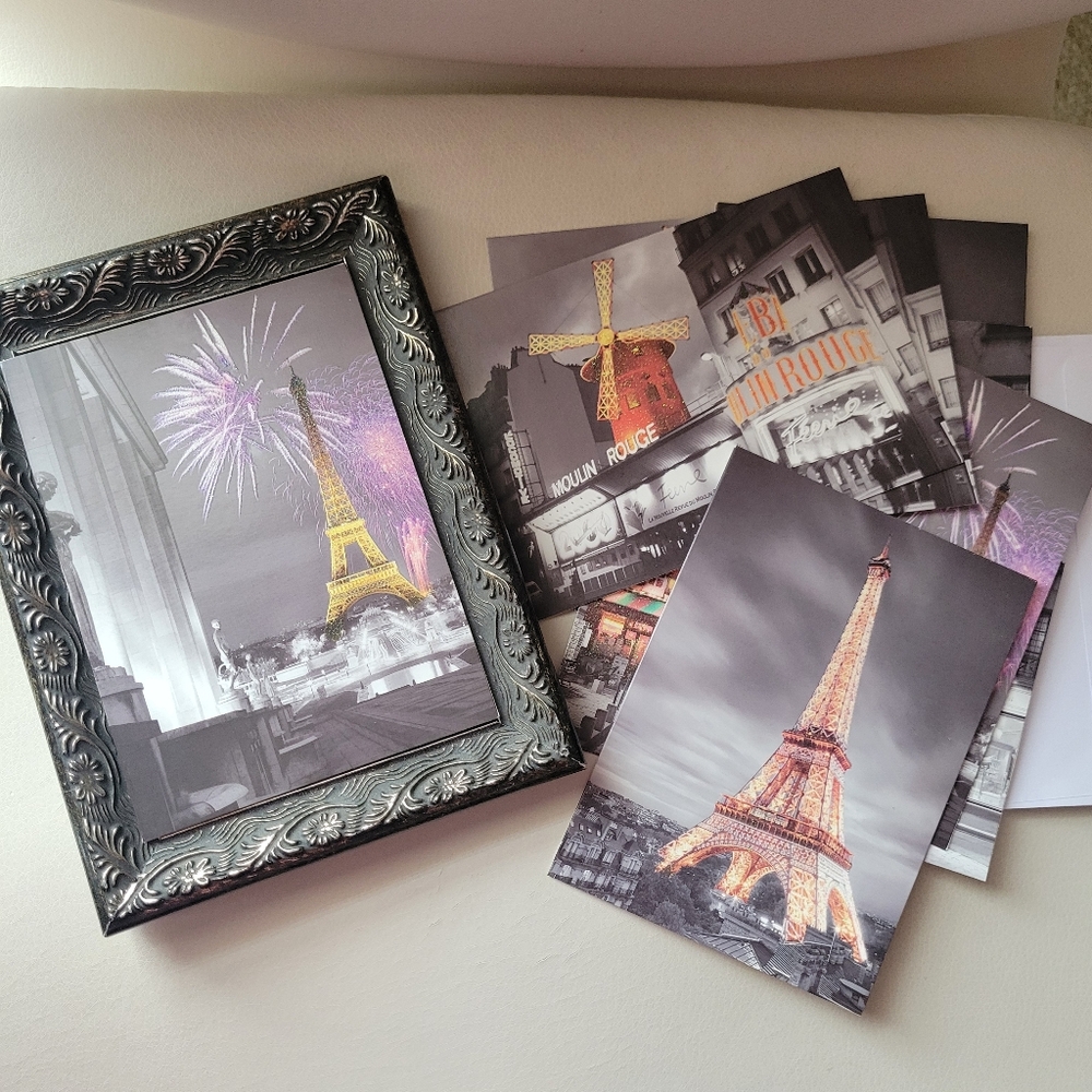 Paris Themed Notecards (8) ~ New ~ Graphique ~ Glitter Accent ~ Eiffel Tower